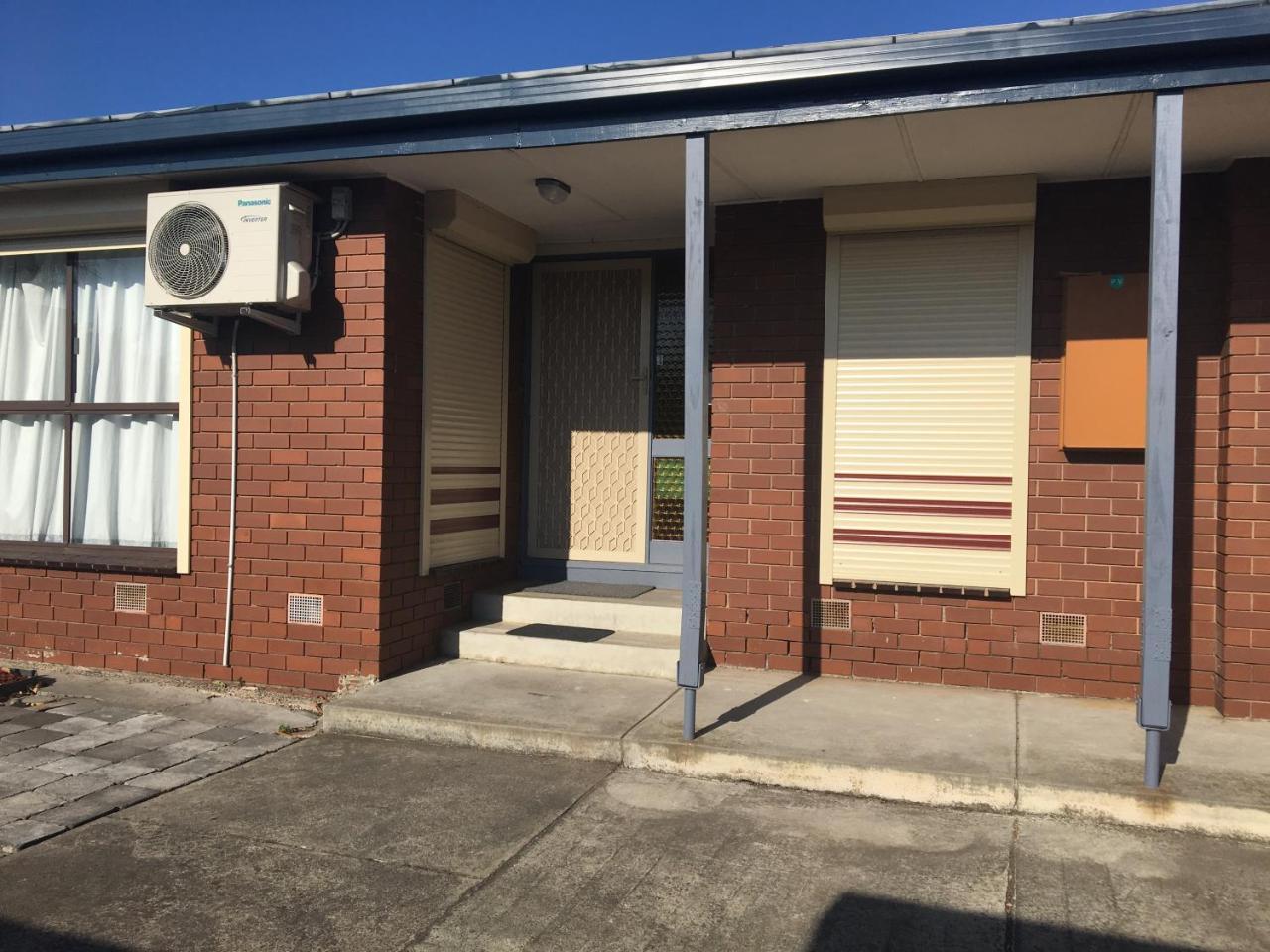 Entire Hume House Villa Melbourne Eksteriør bilde